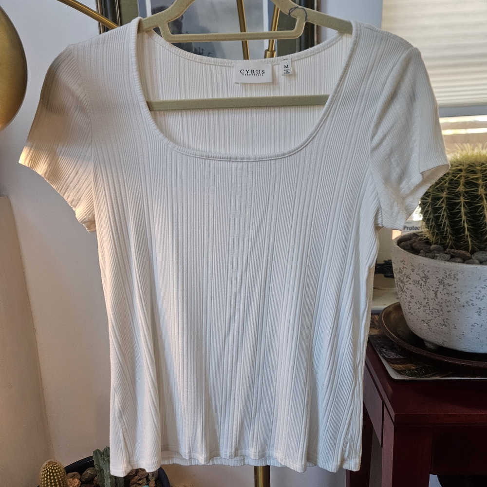 Cyrus White Ribbed Short Sleeve Top, Medium